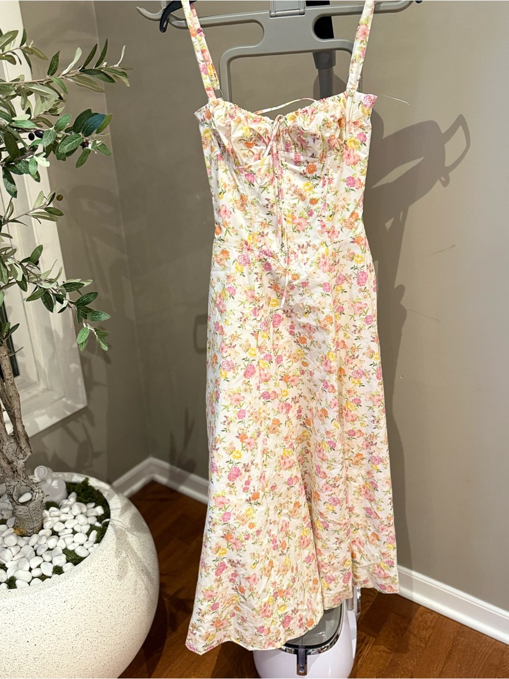 HOUSE OF CB Carmen Ivory Meadow Print Cotton Bustier
Sundress - Picture 3 of 8